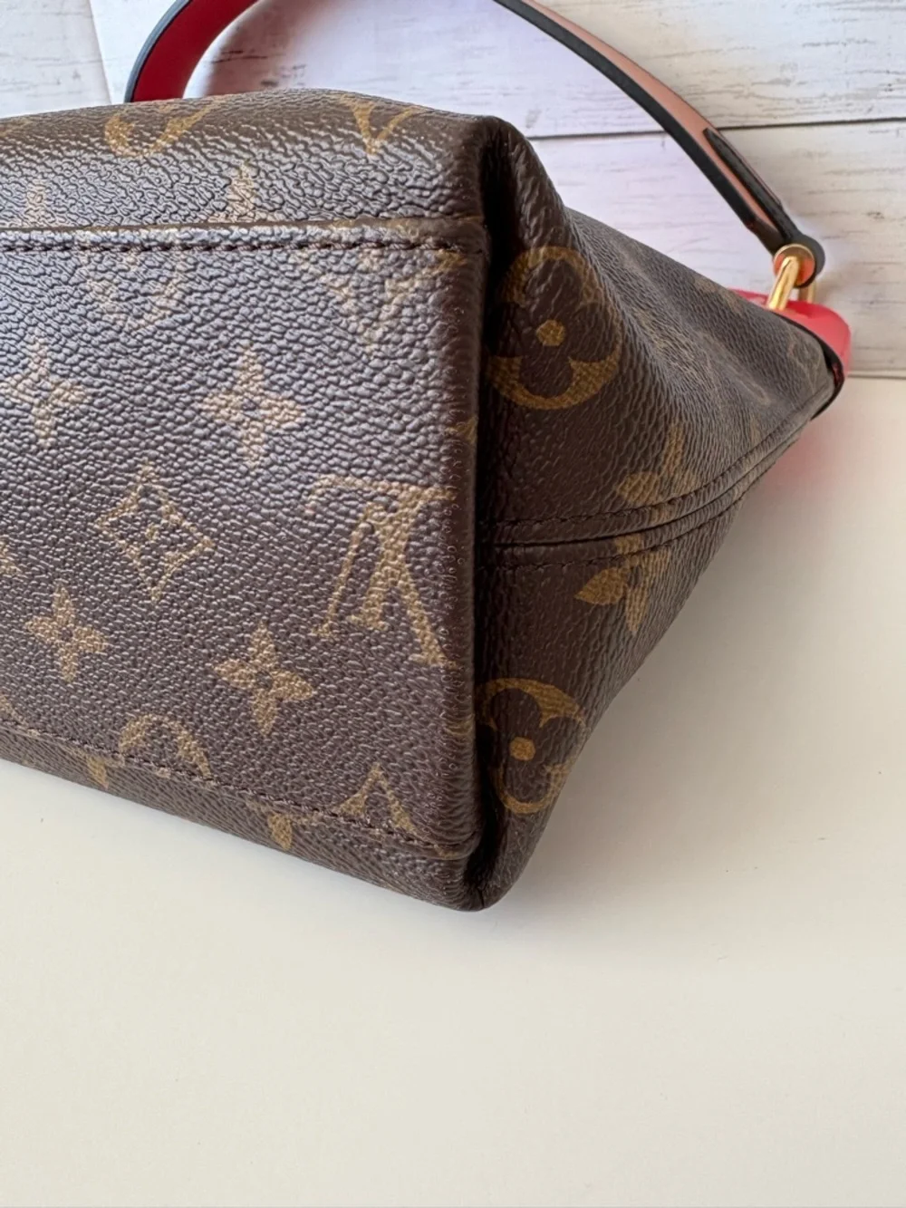 Louis Vuitton Tuileries Besace Bag - Picture 4 of 10